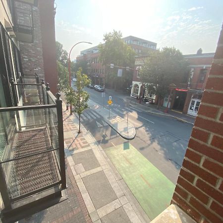 Downtown Heritage Condo With Parking Victoria Extérieur photo