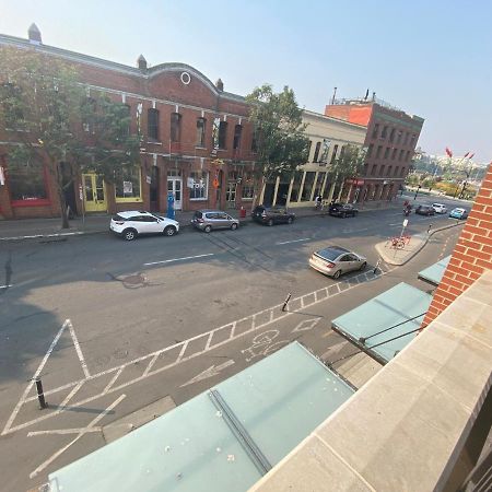 Downtown Heritage Condo With Parking Victoria Extérieur photo