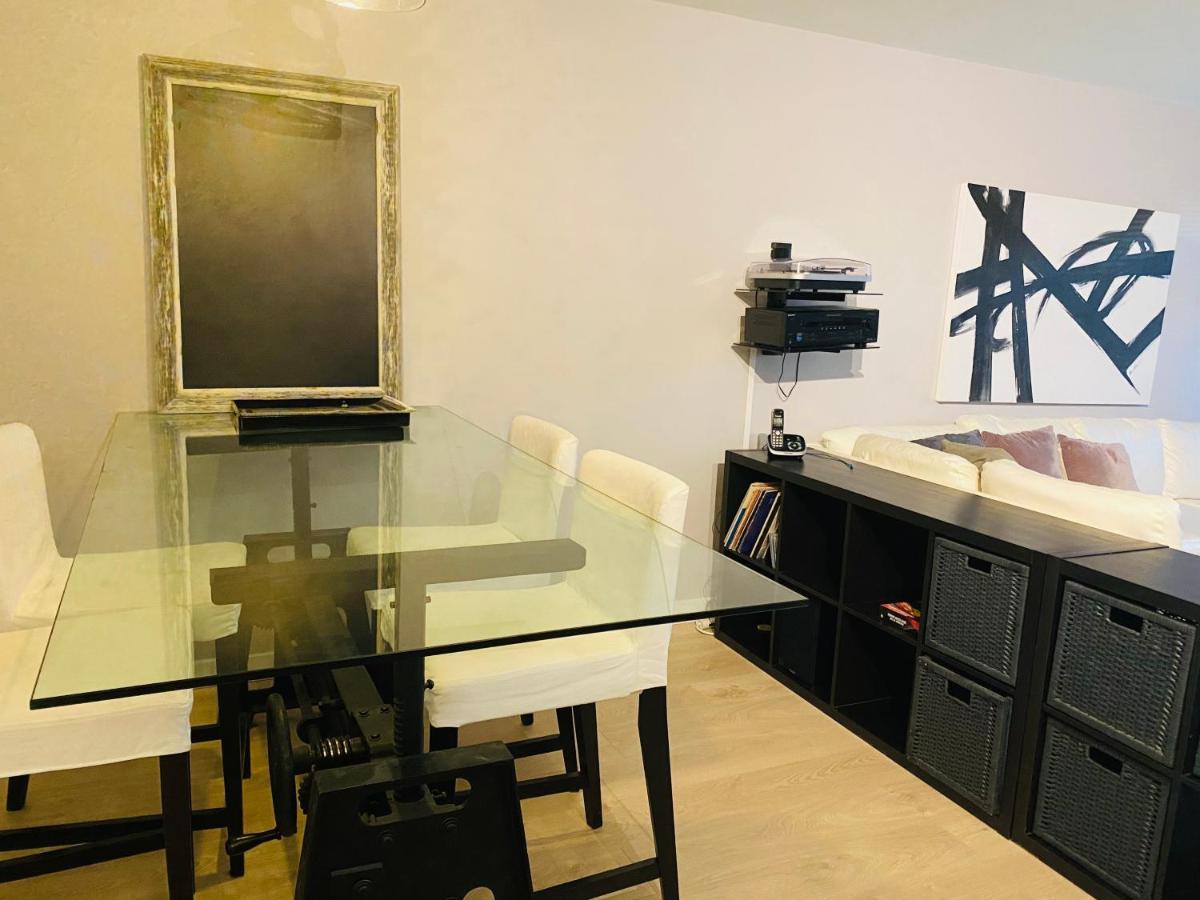 Downtown Heritage Condo With Parking Victoria Extérieur photo