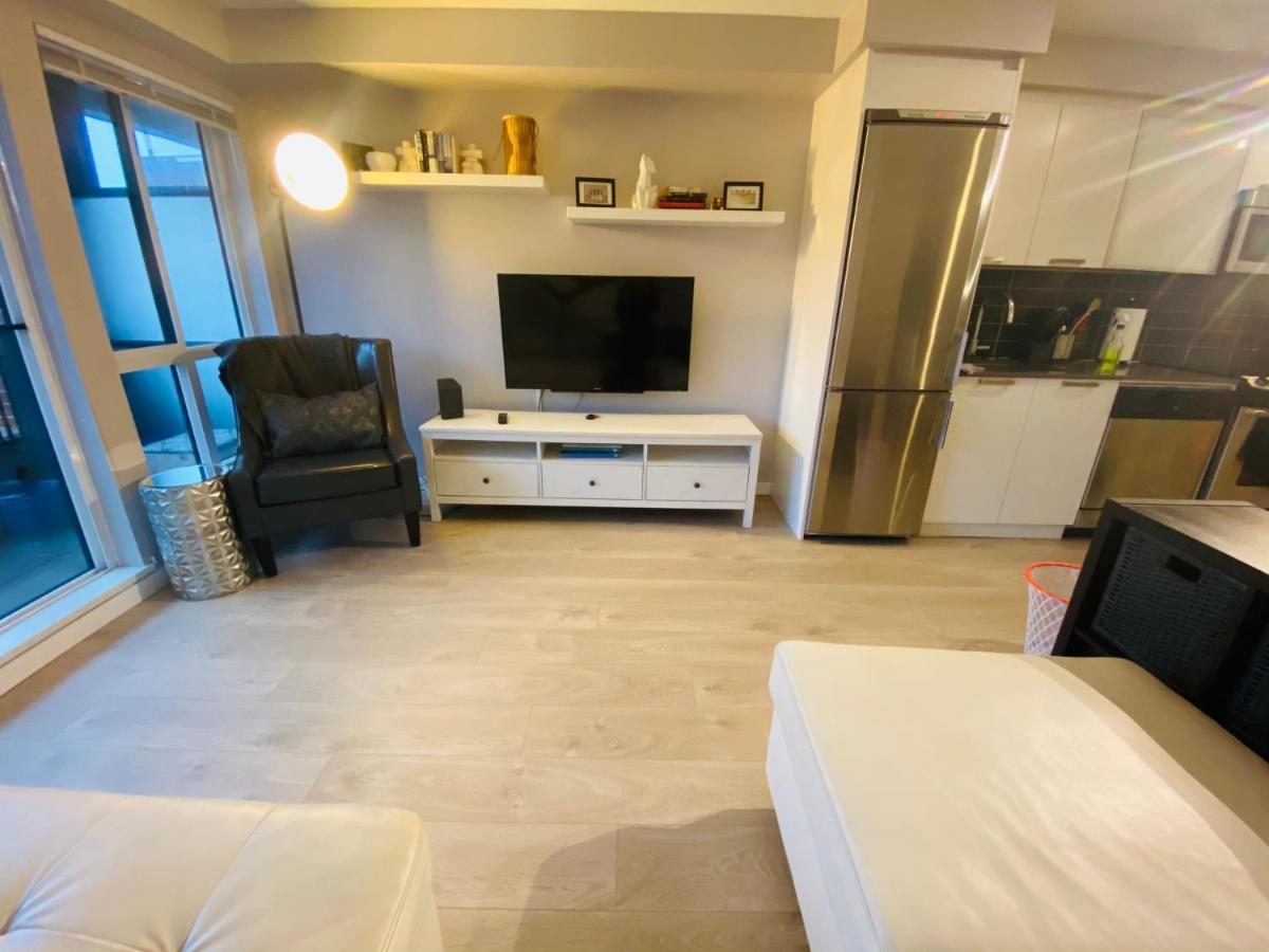 Downtown Heritage Condo With Parking Victoria Extérieur photo