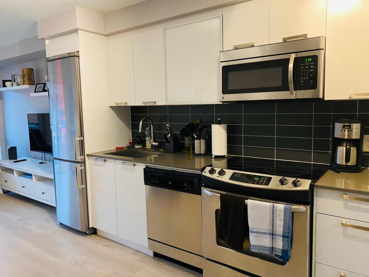 Downtown Heritage Condo With Parking Victoria Extérieur photo
