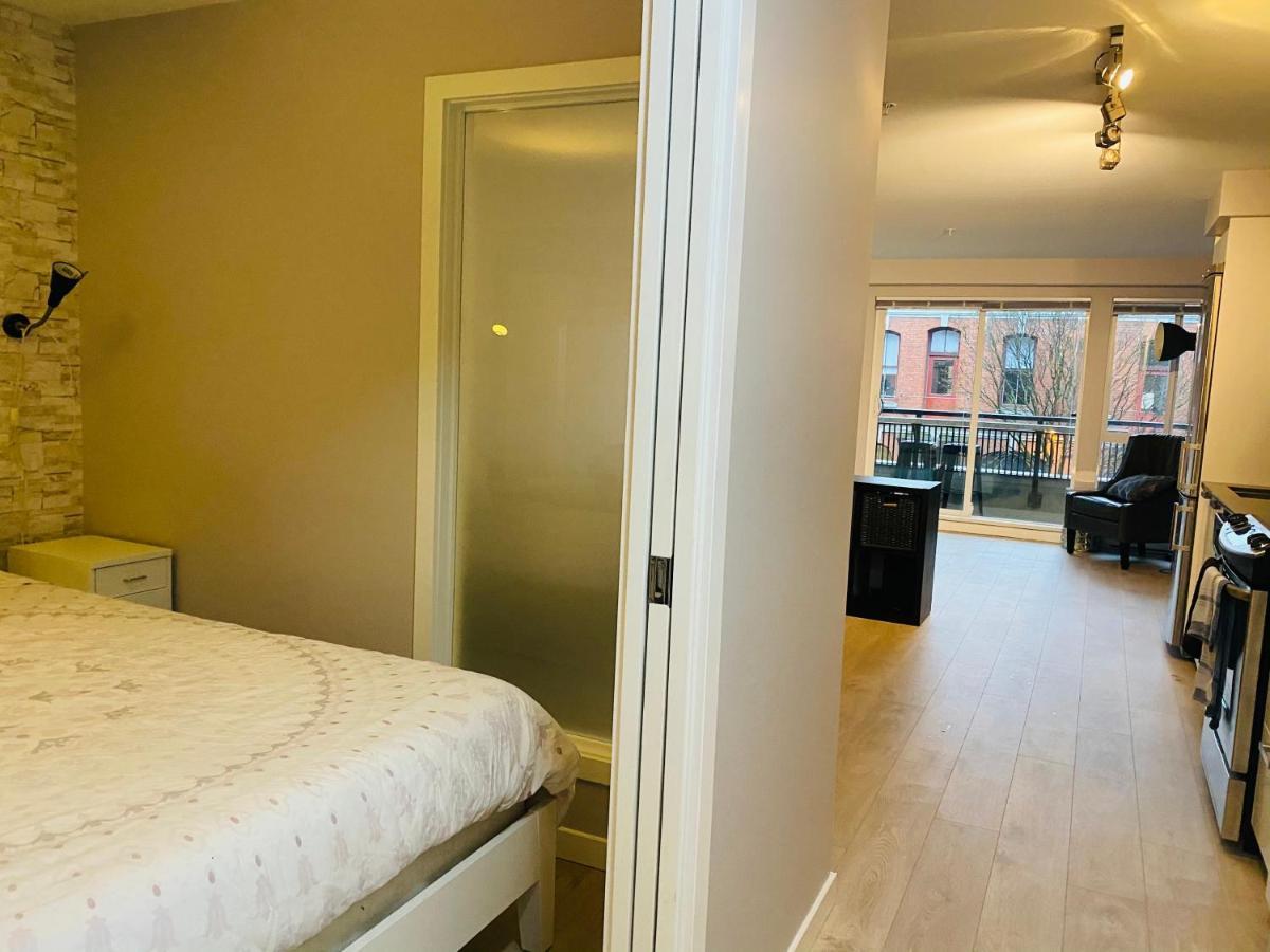 Downtown Heritage Condo With Parking Victoria Extérieur photo
