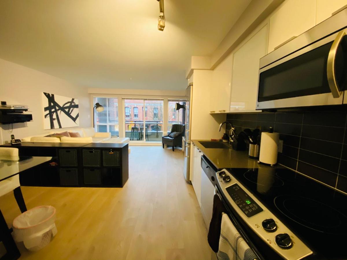 Downtown Heritage Condo With Parking Victoria Extérieur photo