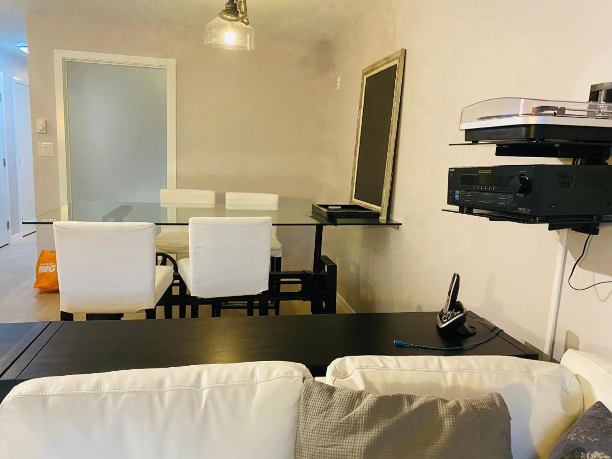 Downtown Heritage Condo With Parking Victoria Extérieur photo
