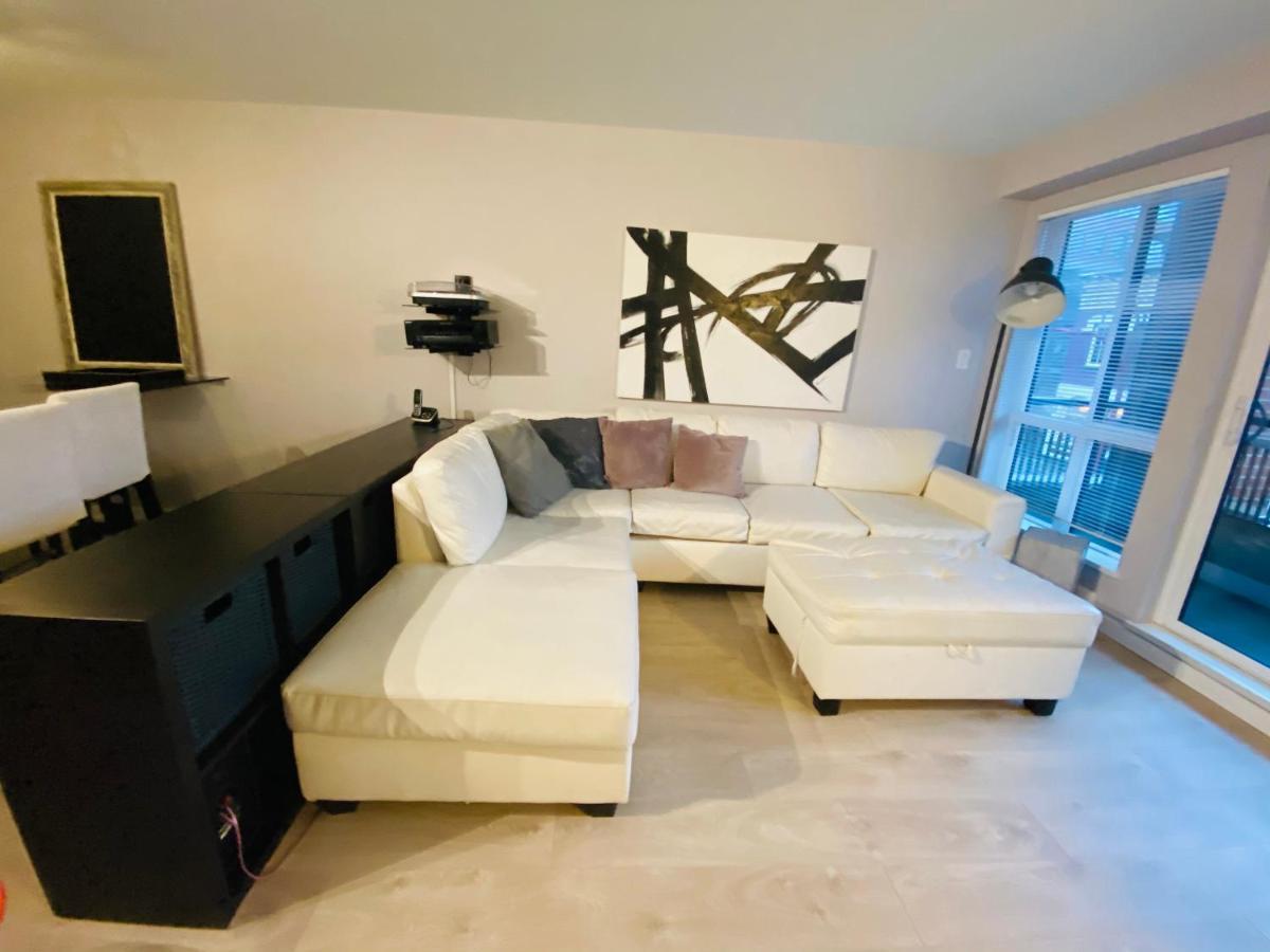 Downtown Heritage Condo With Parking Victoria Extérieur photo