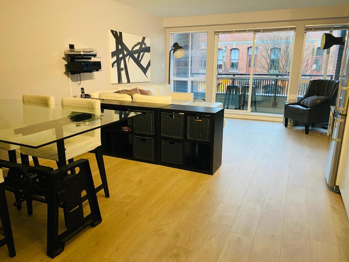 Downtown Heritage Condo With Parking Victoria Extérieur photo