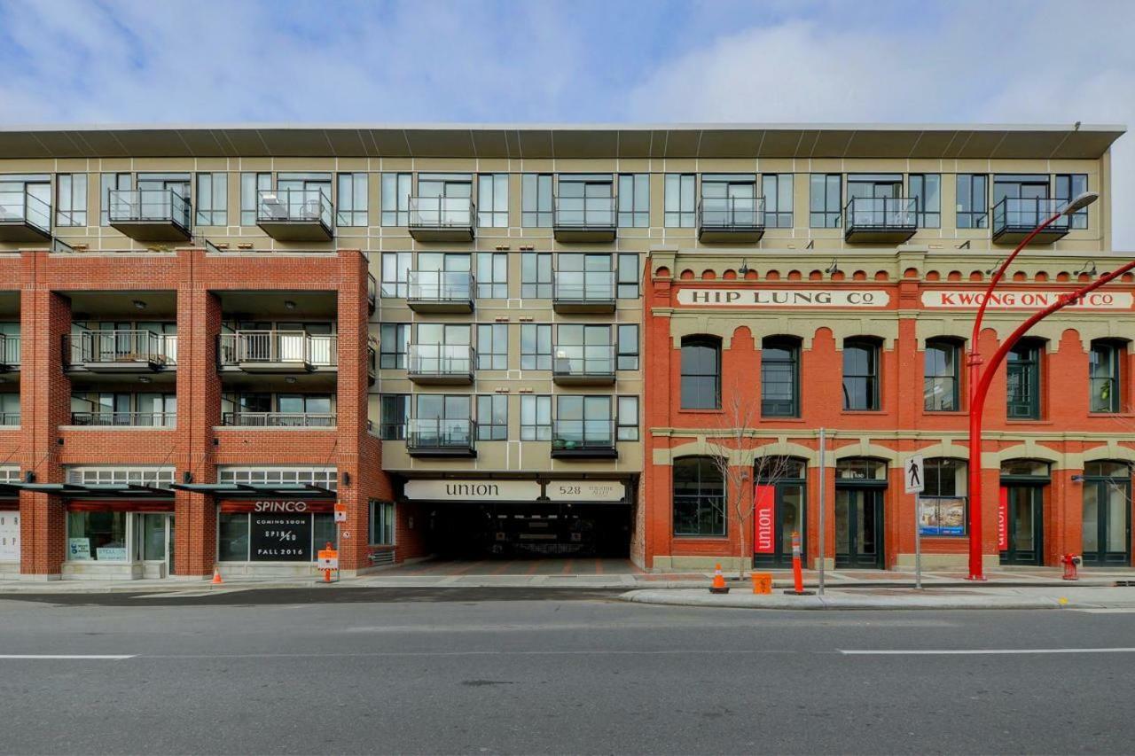 Downtown Heritage Condo With Parking Victoria Extérieur photo
