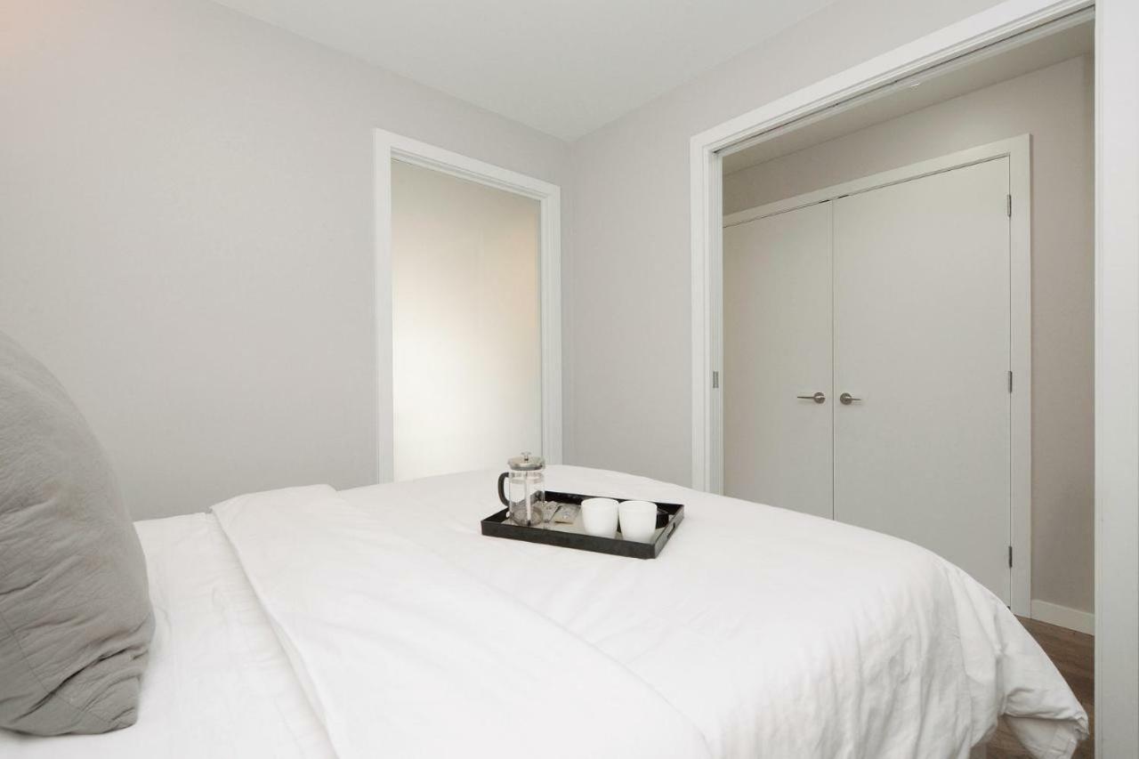 Downtown Heritage Condo With Parking Victoria Extérieur photo