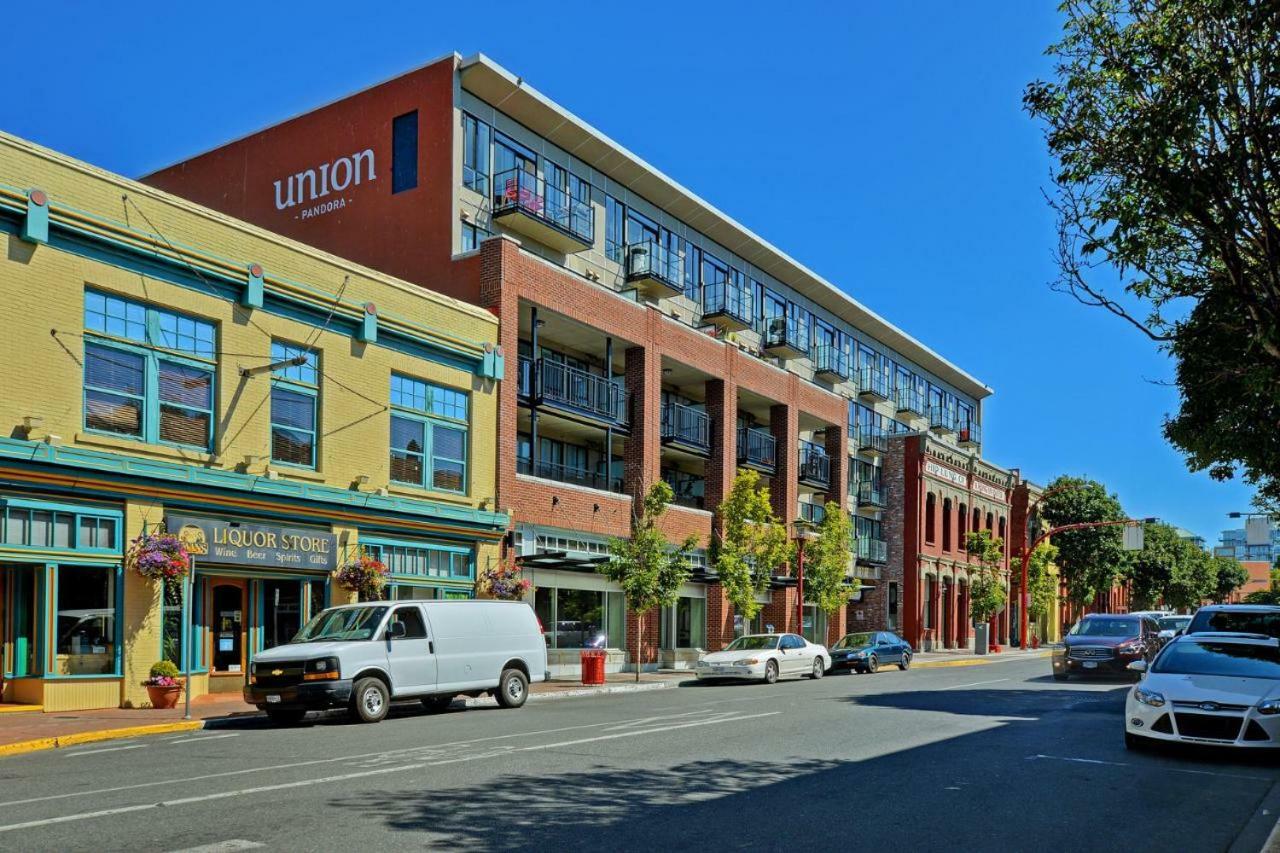 Downtown Heritage Condo With Parking Victoria Extérieur photo