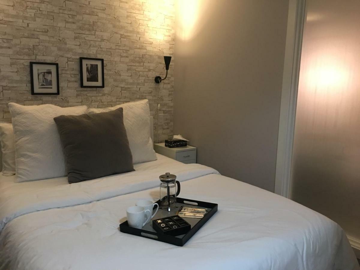 Downtown Heritage Condo With Parking Victoria Extérieur photo