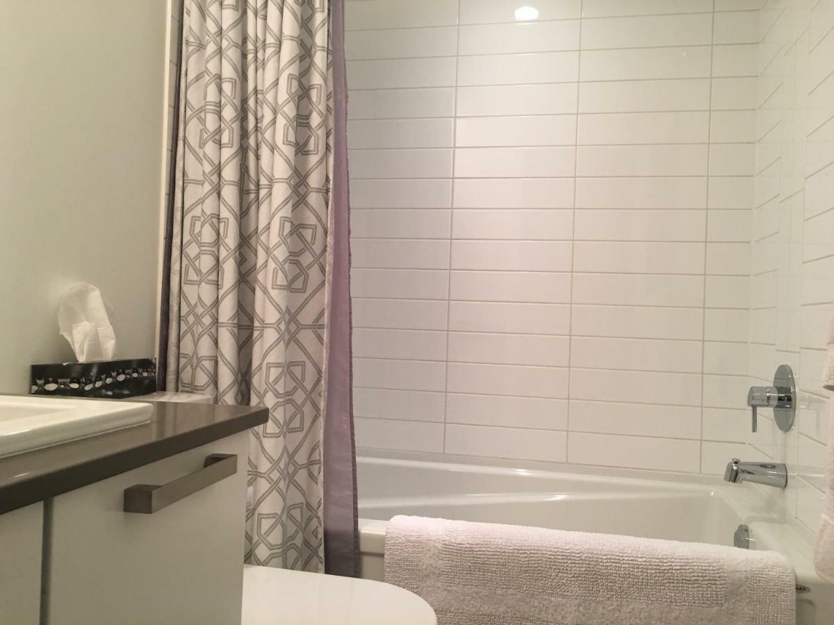 Downtown Heritage Condo With Parking Victoria Extérieur photo