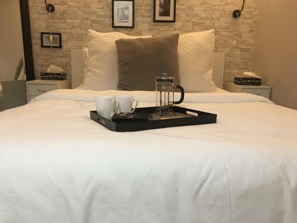 Downtown Heritage Condo With Parking Victoria Extérieur photo